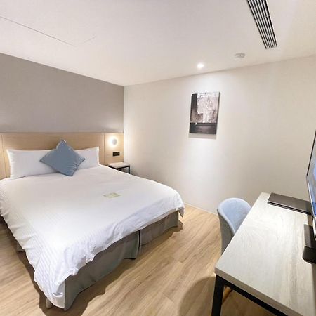 Hub Hotel Zhongli Таоуан Екстериор снимка