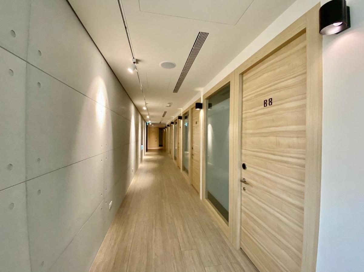 Hub Hotel Zhongli Таоуан Екстериор снимка