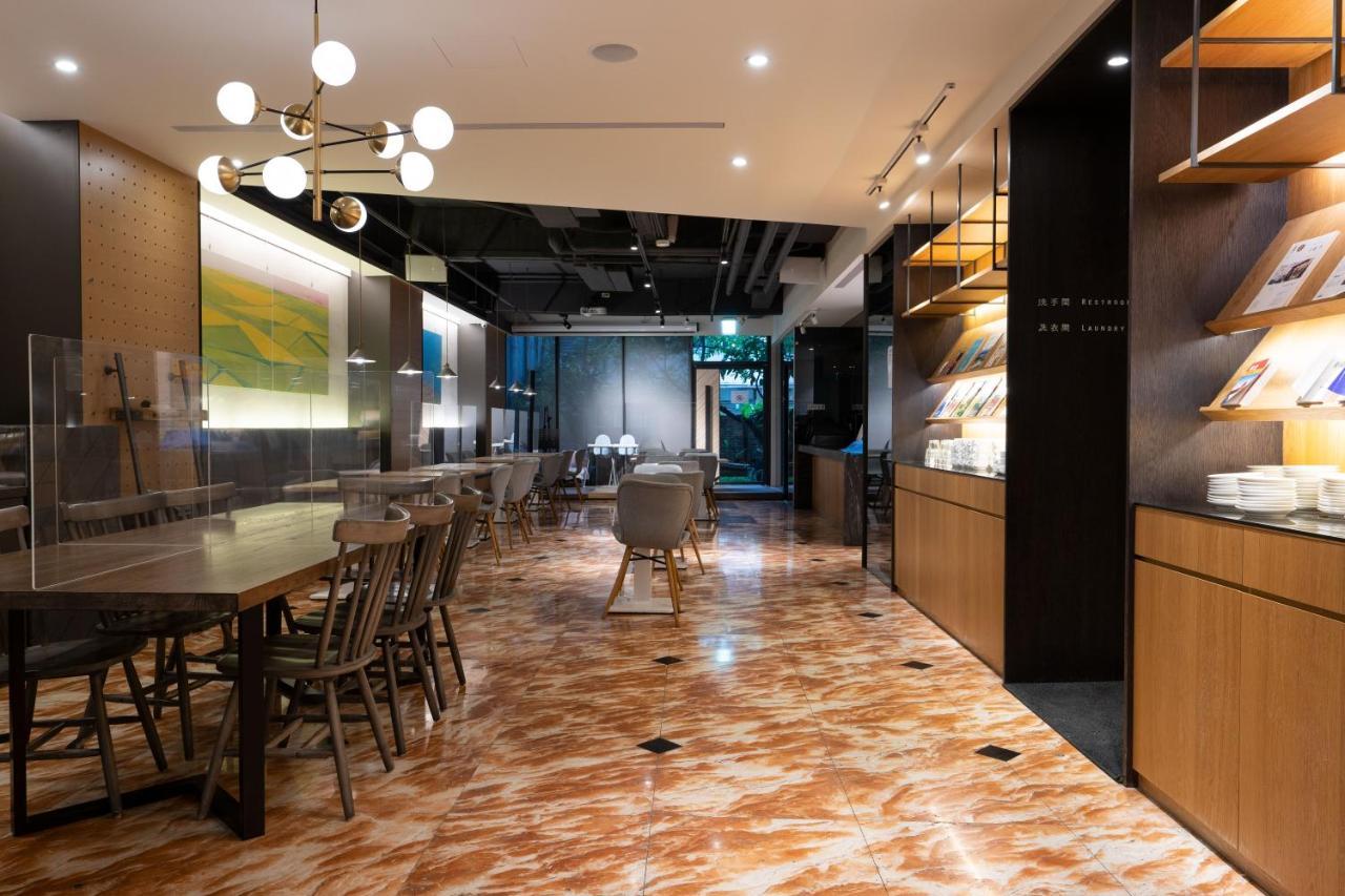 Hub Hotel Zhongli Таоуан Екстериор снимка