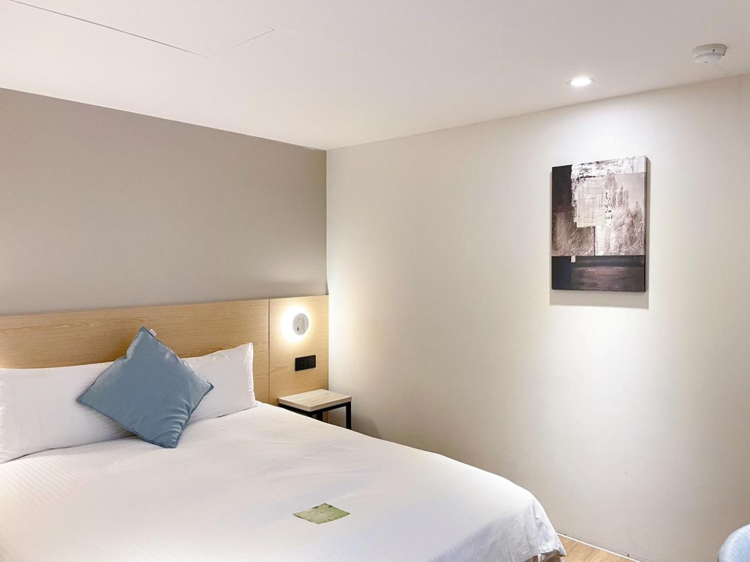 Hub Hotel Zhongli Таоуан Екстериор снимка