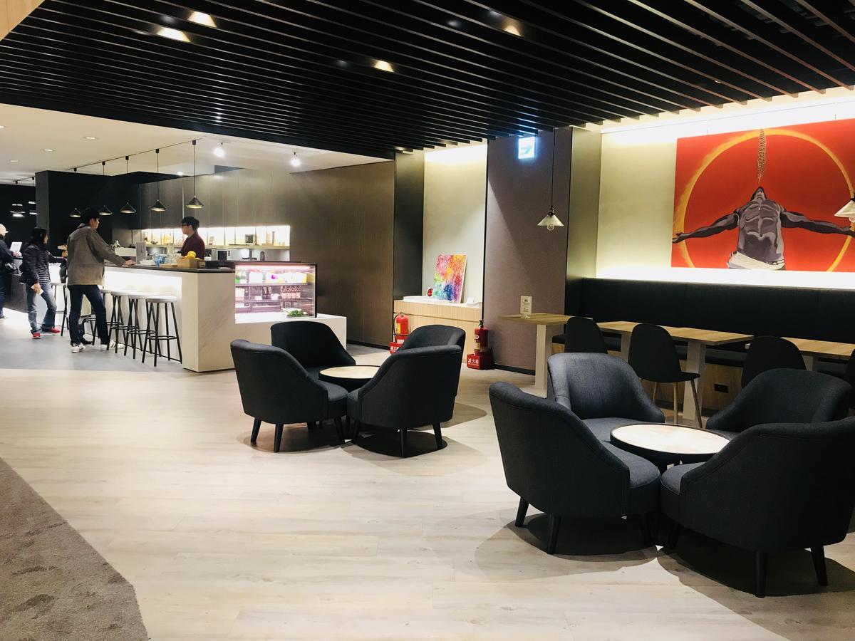 Hub Hotel Zhongli Таоуан Екстериор снимка